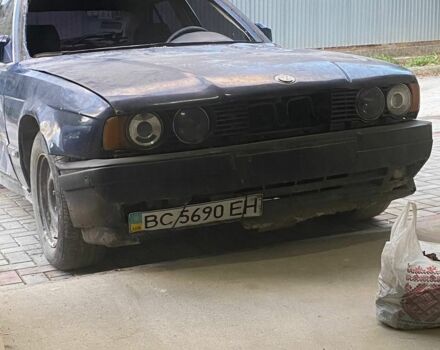 Синий БМВ 5 Серия, объемом двигателя 2.5 л и пробегом 346 тыс. км за 1429 $, фото 1 на Automoto.ua