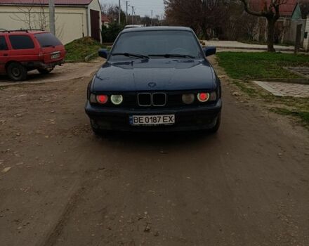 Синій БМВ 5 Серія, об'ємом двигуна 2 л та пробігом 317 тис. км за 2700 $, фото 1 на Automoto.ua