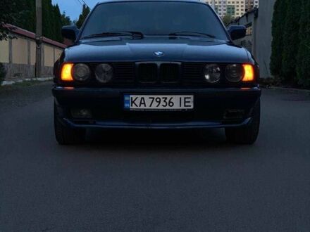 БМВ 5 Серія 1992 у Києві на Automoto.ua Синій БМВ 5 Серія, об'ємом двигуна 2.5 л та пробігом 530 тис. км за 3300 $, фото 1 на Automoto.ua