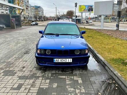 Синий БМВ 5 Серия, объемом двигателя 2 л и пробегом 392 тыс. км за 3650 $, фото 1 на Automoto.ua