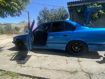 Синий БМВ 5 Серия, объемом двигателя 2 л и пробегом 350 тыс. км за 2700 $, фото 1 на Automoto.ua