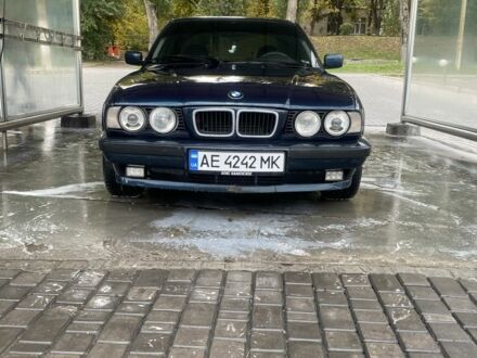 Синий БМВ 5 Серия, объемом двигателя 1.8 л и пробегом 460 тыс. км за 2800 $, фото 1 на Automoto.ua