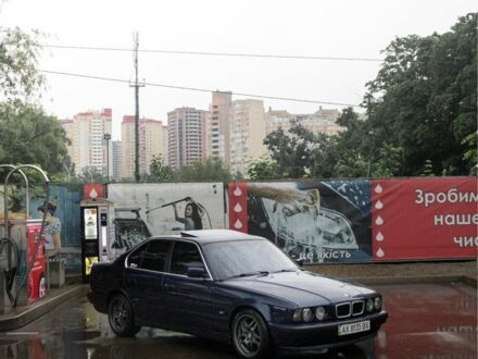 БМВ 5 Серія 1995 у Києві на Automoto.ua Синій БМВ 5 Серія, об'ємом двигуна 2.5 л та пробігом 400 тис. км за 3100 $, фото 1 на Automoto.ua