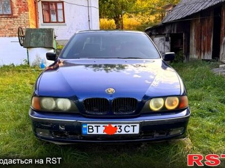 Синій БМВ 5 Серія, об'ємом двигуна 2 л та пробігом 329 тис. км за 2665 $, фото 1 на Automoto.ua