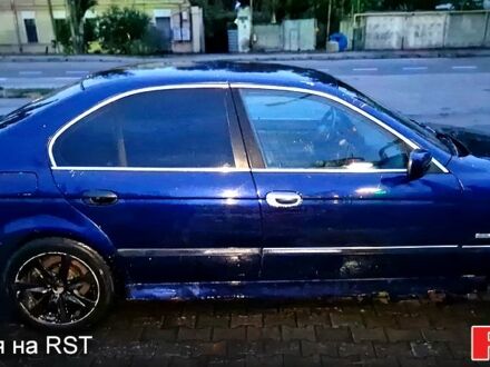 Синий БМВ 5 Серия, объемом двигателя 2 л и пробегом 309 тыс. км за 2600 $, фото 1 на Automoto.ua