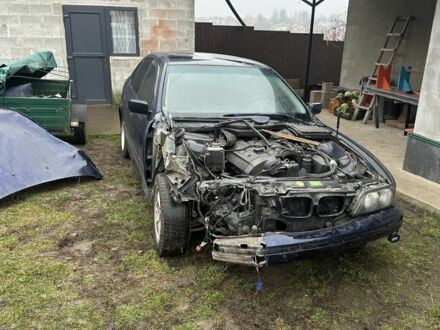 Синий БМВ 5 Серия, объемом двигателя 2 л и пробегом 468 тыс. км за 1300 $, фото 1 на Automoto.ua