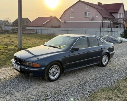 Синій БМВ 5 Серія, об'ємом двигуна 2.8 л та пробігом 300 тис. км за 2199 $, фото 1 на Automoto.ua