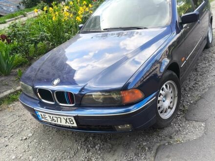 БМВ 5 Серія 1998 у Покровськ (Красноармійськ) на Automoto.ua Синій БМВ 5 Серія, об'ємом двигуна 2 л та пробігом 350 тис. км за 2500 $, фото 1 на Automoto.ua
