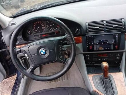 Синий БМВ 5 Серия, объемом двигателя 2.5 л и пробегом 45 тыс. км за 4500 $, фото 1 на Automoto.ua