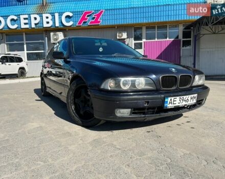 Синий БМВ 5 Серия, объемом двигателя 4.4 л и пробегом 500 тыс. км за 4000 $, фото 1 на Automoto.ua