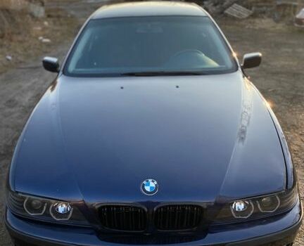 Синій БМВ 5 Серія, об'ємом двигуна 2.5 л та пробігом 300 тис. км за 3500 $, фото 1 на Automoto.ua