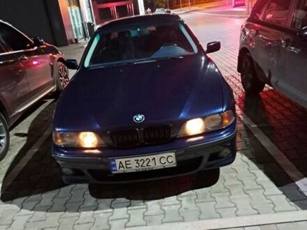 Синий БМВ 5 Серия, объемом двигателя 2.49 л и пробегом 394 тыс. км за 4900 $, фото 1 на Automoto.ua