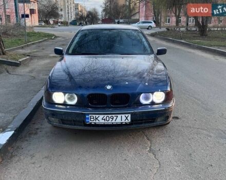 Синий БМВ 5 Серия, объемом двигателя 2 л и пробегом 300 тыс. км за 4500 $, фото 1 на Automoto.ua