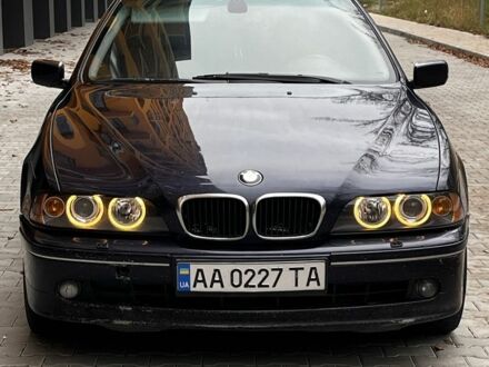 Синий БМВ 5 Серия, объемом двигателя 4.4 л и пробегом 340 тыс. км за 4200 $, фото 1 на Automoto.ua