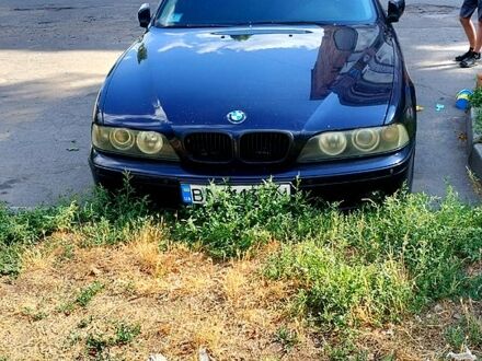 Синий БМВ 5 Серия, объемом двигателя 2 л и пробегом 100 тыс. км за 3000 $, фото 1 на Automoto.ua