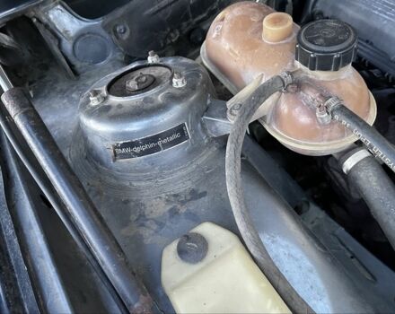 Зелений БМВ 5 Серія, об'ємом двигуна 2 л та пробігом 280 тис. км за 1400 $, фото 18 на Automoto.ua