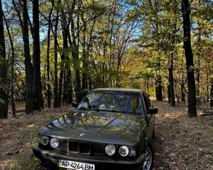 Зеленый БМВ 5 Серия, объемом двигателя 2.5 л и пробегом 300 тыс. км за 2500 $, фото 1 на Automoto.ua