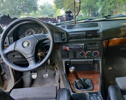 Зелений БМВ 5 Серія, об'ємом двигуна 2 л та пробігом 444 тис. км за 2599 $, фото 10 на Automoto.ua