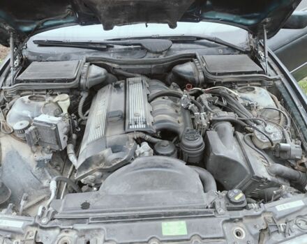 Зелений БМВ 5 Серія, об'ємом двигуна 2.8 л та пробігом 100 тис. км за 2000 $, фото 1 на Automoto.ua