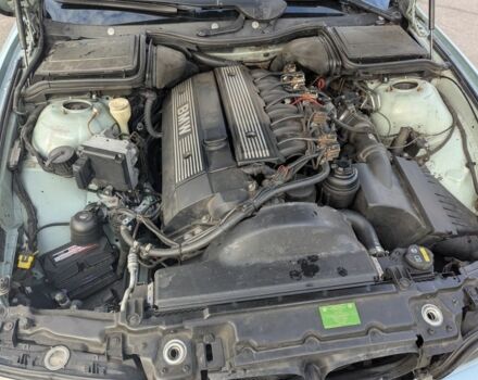 Зеленый БМВ 5 Серия, объемом двигателя 2 л и пробегом 330 тыс. км за 4800 $, фото 23 на Automoto.ua