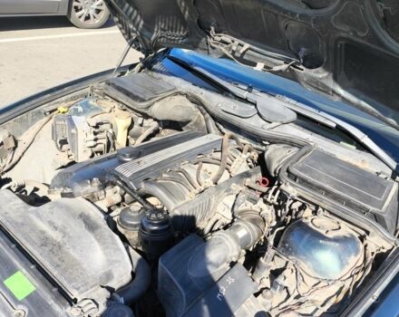 Зелений БМВ 5 Серія, об'ємом двигуна 2 л та пробігом 330 тис. км за 4600 $, фото 17 на Automoto.ua