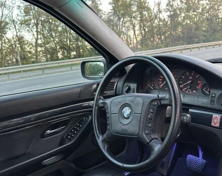 Зеленый БМВ 5 Серия, объемом двигателя 2 л и пробегом 301 тыс. км за 5300 $, фото 17 на Automoto.ua