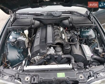 Зелений БМВ 5 Серія, об'ємом двигуна 1.99 л та пробігом 247 тис. км за 3600 $, фото 25 на Automoto.ua