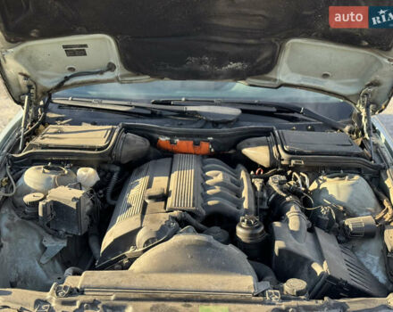 Зелений БМВ 5 Серія, об'ємом двигуна 2 л та пробігом 280 тис. км за 2999 $, фото 11 на Automoto.ua