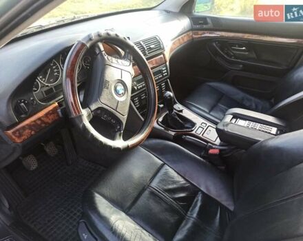 Зеленый БМВ 5 Серия, объемом двигателя 2.5 л и пробегом 315 тыс. км за 5500 $, фото 6 на Automoto.ua