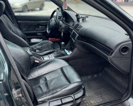 Зеленый БМВ 5 Серия, объемом двигателя 3 л и пробегом 450 тыс. км за 6200 $, фото 5 на Automoto.ua