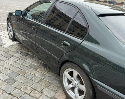 Зеленый БМВ 5 Серия, объемом двигателя 3 л и пробегом 450 тыс. км за 6200 $, фото 3 на Automoto.ua