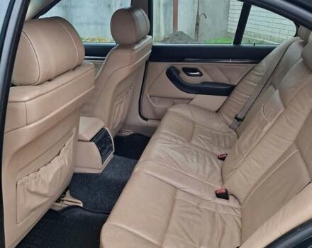 Зеленый БМВ 5 Серия, объемом двигателя 2 л и пробегом 629 тыс. км за 4000 $, фото 3 на Automoto.ua