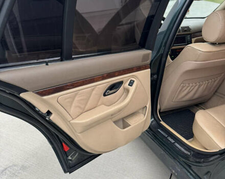 Зеленый БМВ 5 Серия, объемом двигателя 2.5 л и пробегом 326 тыс. км за 4400 $, фото 12 на Automoto.ua