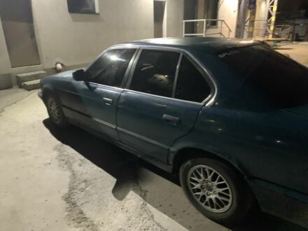 Зелений БМВ 5 Серія, об'ємом двигуна 2 л та пробігом 500 тис. км за 2250 $, фото 1 на Automoto.ua