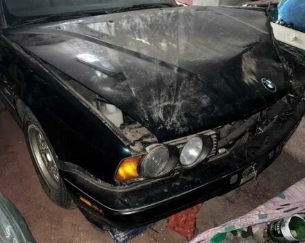 Зеленый БМВ 5 Серия, объемом двигателя 2.5 л и пробегом 250 тыс. км за 1500 $, фото 1 на Automoto.ua