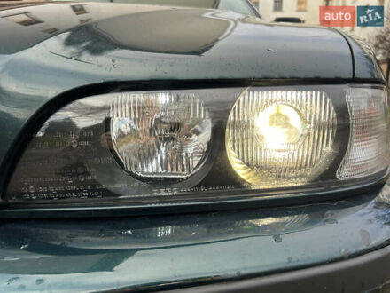 Зеленый БМВ 5 Серия, объемом двигателя 2.2 л и пробегом 290 тыс. км за 4100 $, фото 1 на Automoto.ua