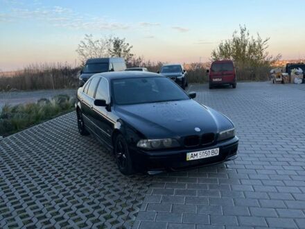 Зеленый БМВ 5 Серия, объемом двигателя 2.5 л и пробегом 370 тыс. км за 1950 $, фото 1 на Automoto.ua