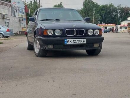 БМВ 518 1990 в Днепре (Днепропетровске) на Automoto.ua Синий БМВ 518, объемом двигателя 1.8 л и пробегом 470 тыс. км за 2500 $, фото 1 на Automoto.ua