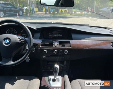 Серый БМВ 520, объемом двигателя 2 л и пробегом 190 тыс. км за 10700 $, фото 9 на Automoto.ua