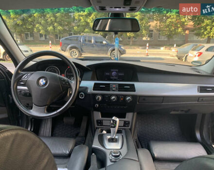 Серый БМВ 520, объемом двигателя 2 л и пробегом 247 тыс. км за 8700 $, фото 5 на Automoto.ua
