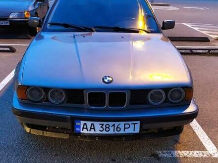 БМВ 520 1994 в Киеве на Automoto.ua Серый БМВ 520, объемом двигателя 2 л и пробегом 396 тыс. км за 2000 $, фото 1 на Automoto.ua