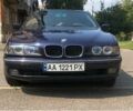 Синій БМВ 520, об'ємом двигуна 2 л та пробігом 299 тис. км за 4999 $, фото 1 на Automoto.ua