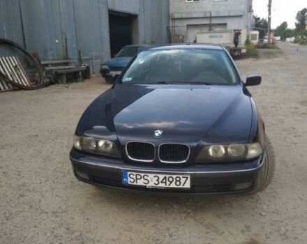 Синий БМВ 520, объемом двигателя 2 л и пробегом 300 тыс. км за 3100 $, фото 1 на Automoto.ua