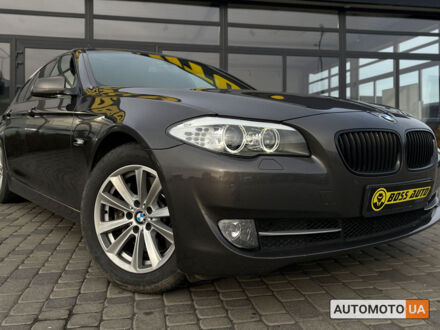 БМВ 525 2011 у Мукачеве на Automoto.ua Сірий БМВ 525, об'ємом двигуна 3 л та пробігом 261 тис. км за 16500 $, фото 1 на Automoto.ua
