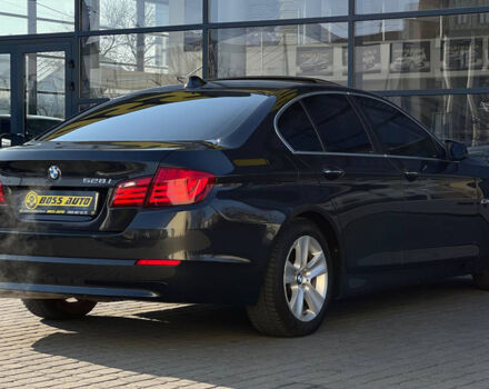 Сірий БМВ 528, об'ємом двигуна 2 л та пробігом 210 тис. км за 12800 $, фото 5 на Automoto.ua