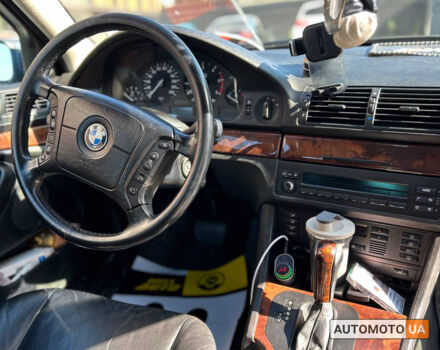 Черный БМВ 530, объемом двигателя 3 л и пробегом 320 тыс. км за 5600 $, фото 10 на Automoto.ua