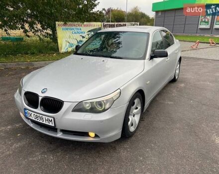 Серый БМВ 530, объемом двигателя 3 л и пробегом 312 тыс. км за 8500 $, фото 1 на Automoto.ua
