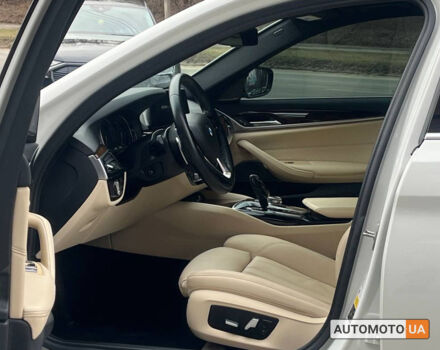 Белый БМВ 540, объемом двигателя 3 л и пробегом 53 тыс. км за 31000 $, фото 7 на Automoto.ua