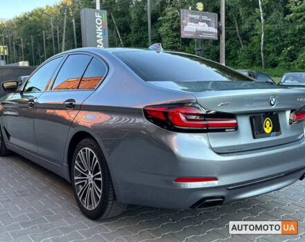 Серый БМВ 540, объемом двигателя 3 л и пробегом 133 тыс. км за 32000 $, фото 3 на Automoto.ua