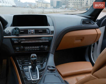 Белый БМВ 6 Серия, объемом двигателя 4.4 л и пробегом 75 тыс. км за 32000 $, фото 8 на Automoto.ua